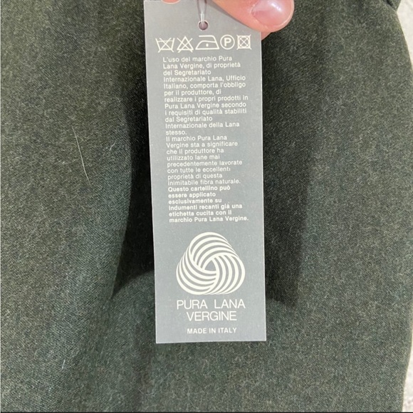 United colors of Benetton olive green wool skirt
Italy size 42 - Picture 3 of 10